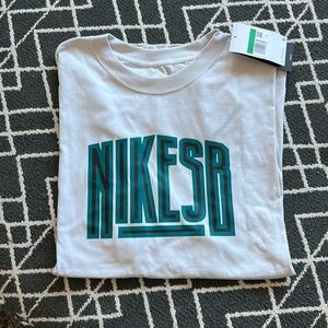 Nike SB t-shirt. Brand new!!